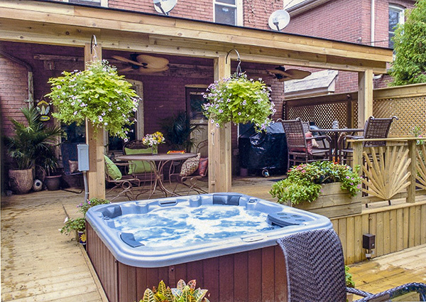 Turkstra Decks - Cedar deck with a hot tub